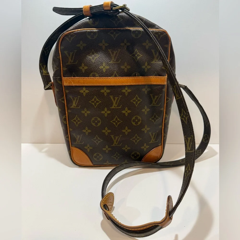 Louis Vuitton Monogram Marceau Messenger Bag - Picture 1 of 10